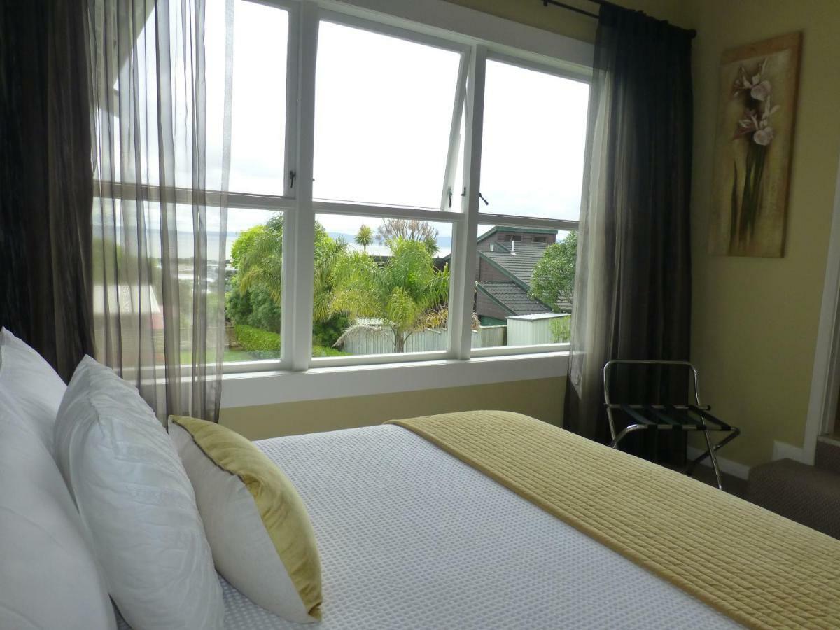 Richmond Lodge Thames Bagian luar foto